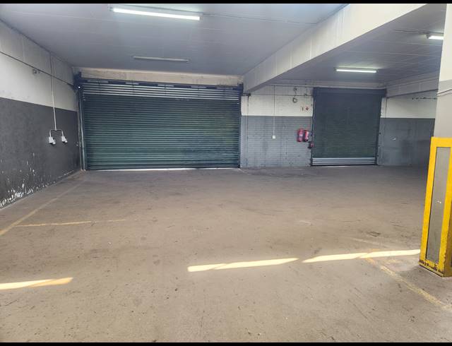 651M² WAREHOUSE TO LET IN WADEVILLE